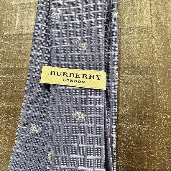 Burberry London Gray Patterned Tie - Picture 2 of 4